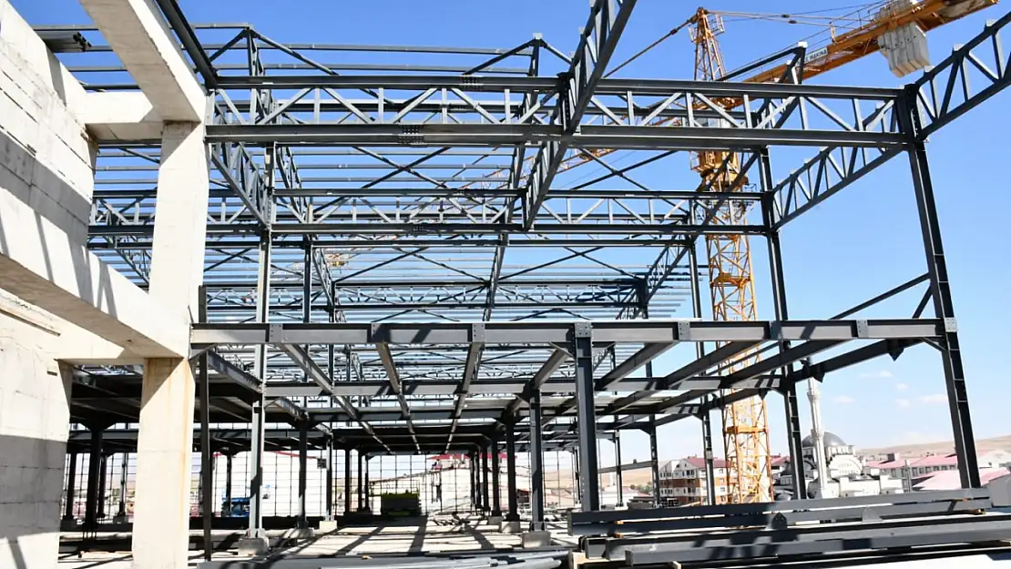 Patnos Life AVM'de çalışmalar hız kesmiyor