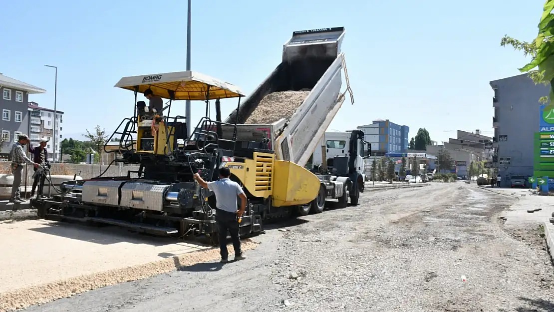 Patnos Menderes Bulvarı'nda asfalt serimi için geri sayım başladı