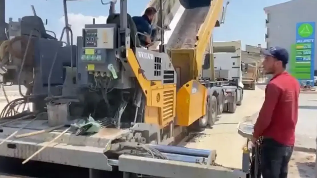 Patnos Menderes Bulvarı'nda asfalt çalışmaları başladı