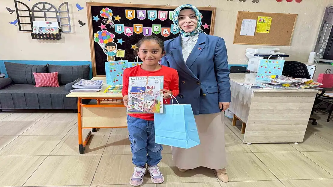 Patnos'ta binlerce öğrenci tatile karneyle merhaba dedi