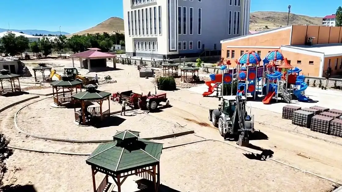Patnos'ta çocuklar için yeni bir oyun alanı kuruldu