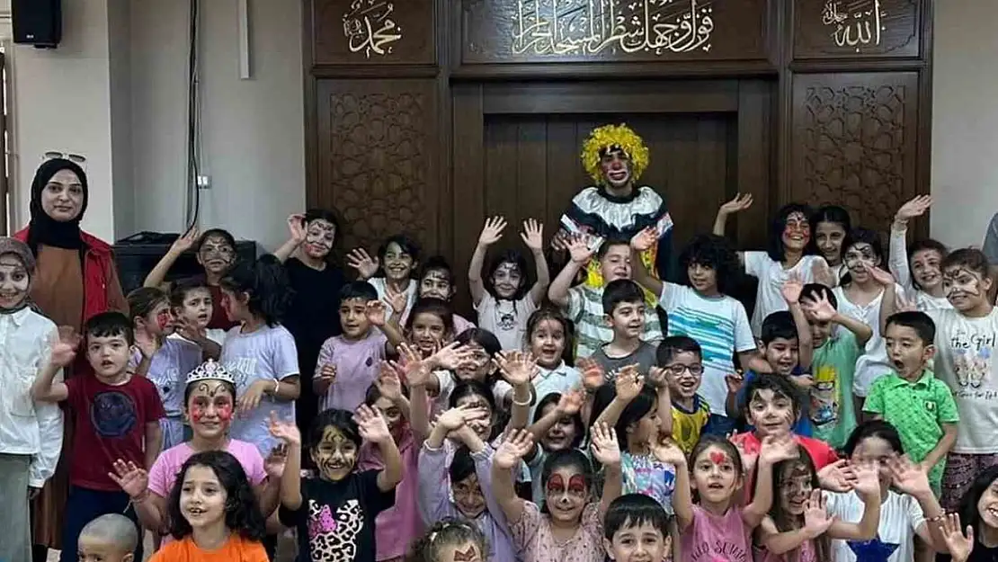Patnos'ta gençler Kur'an kursu öğrencileriyle bir araya geldi