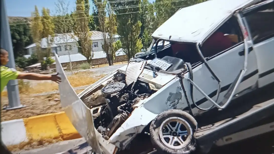 Patnos'ta hastane yolu üzerinde trafik kazası meydana geldi