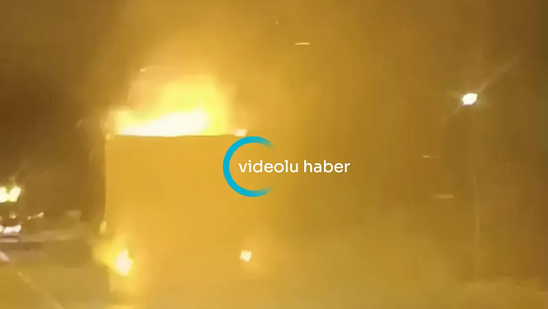 Patnos'ta trafikte alev alan kamyon durmadan ilerledi