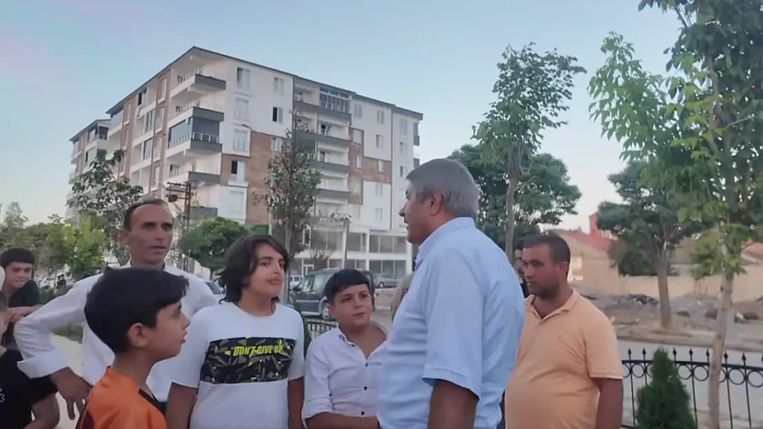 Patnos'un hizmete giren yeni parkında Başkan Taşkın çocuklarla buluştu
