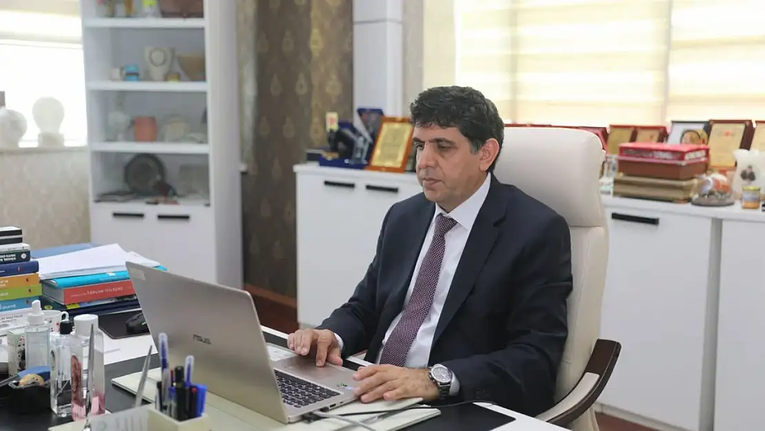 Rektör Alma, '11. Uluslararası Akdeniz Tıbbi ve Aromatik Bitkiler Sempozyumu'na Katıldı