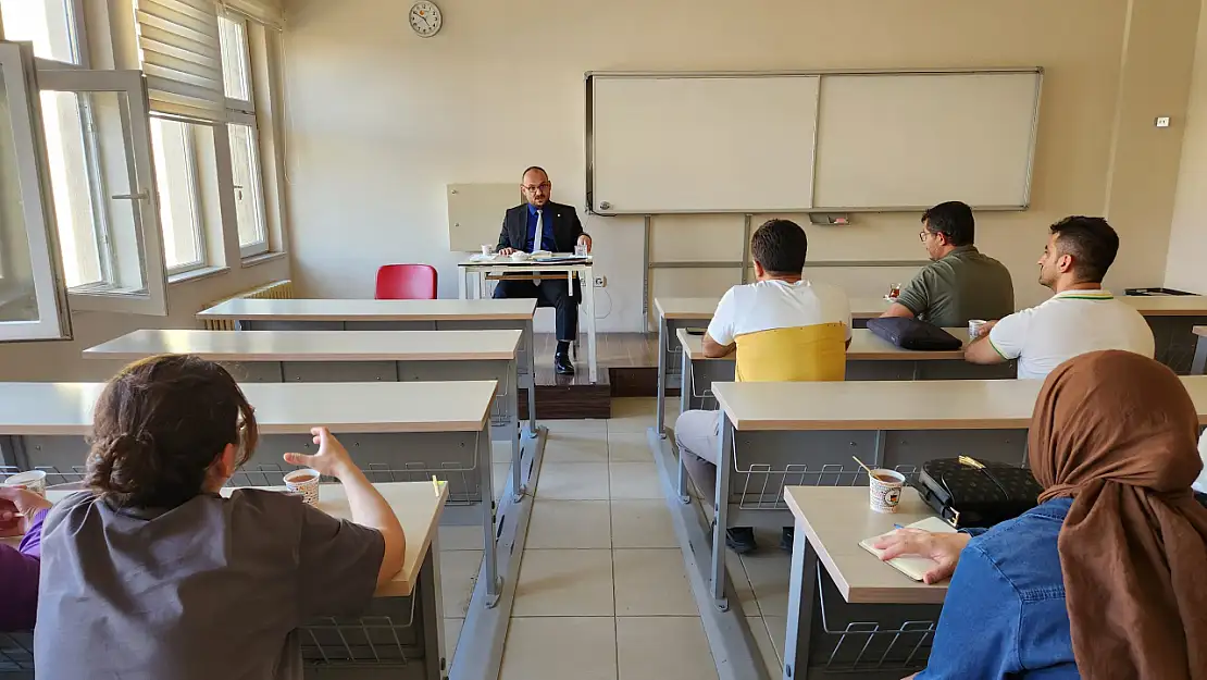 Rektör Prof. Dr. Mustafa Alican, Sağlık Hizmetleri MYO Kadrosuyla Görüştü