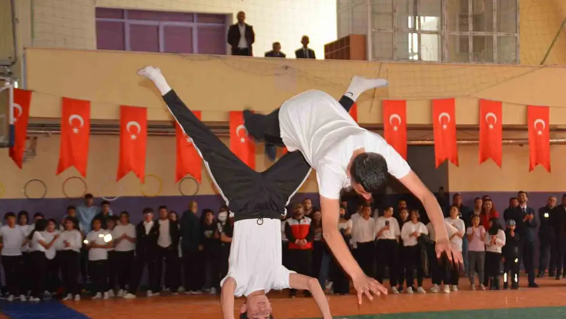 Sarıkamış'ta 19 Mayıs Bayramı Coşkuyla Kutlandı