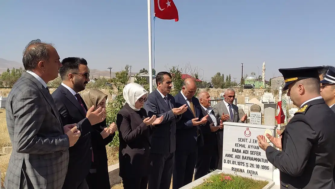 Şehitlerimiz ve gazilerimiz Taşlıçay'da dualarla anıldı