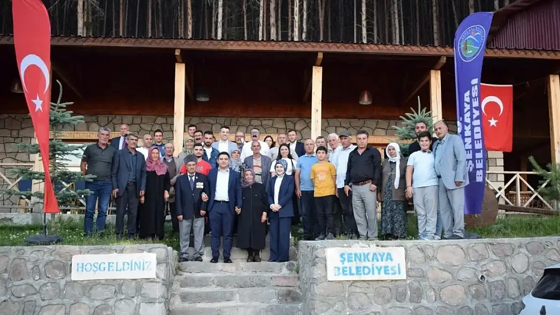 Şenkaya'da Şehit Aileleri ve Gazilere Yürekten Destek Gecesi Düzenlendi