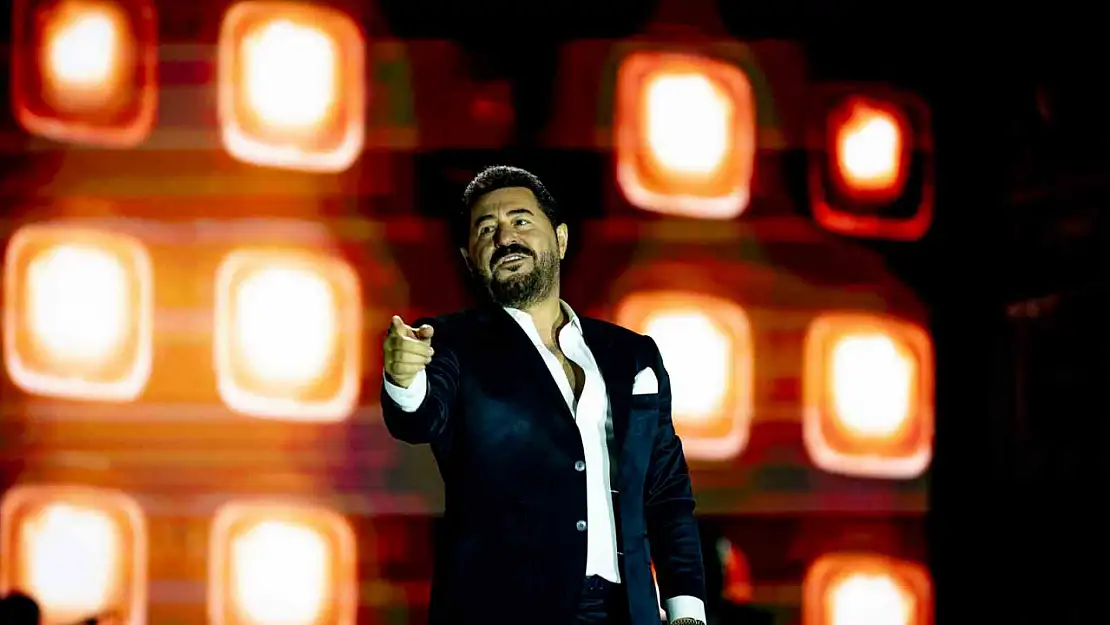 Serkan Kaya, Erzurum Festivali'nde On Binlerce Hayranıyla Coşkulu Bir Konser Verdi!