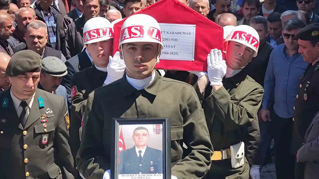 Şırnak'ta vefat eden Uzman Çavuş Mehmet Karaduman, Manisa'da askeri törenle defnedildi