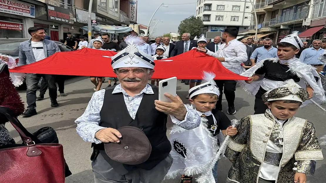 Sünnet şöleniyle Eleşkirt bayram yerine döndü