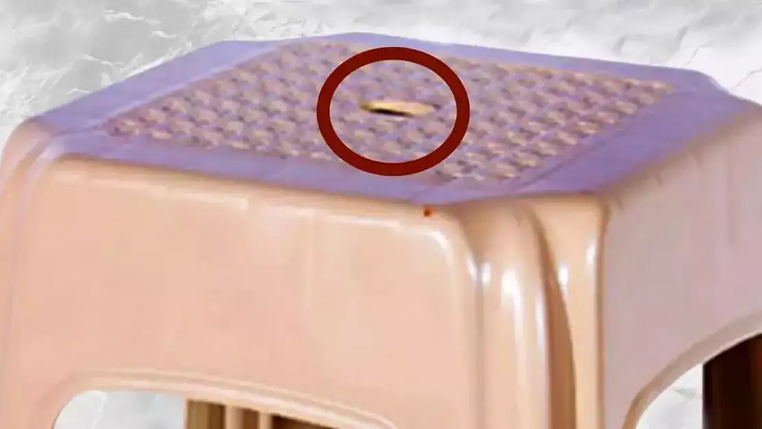 Taburedeki delik bu yüzden varmış! Kimse tahmin edemezdi