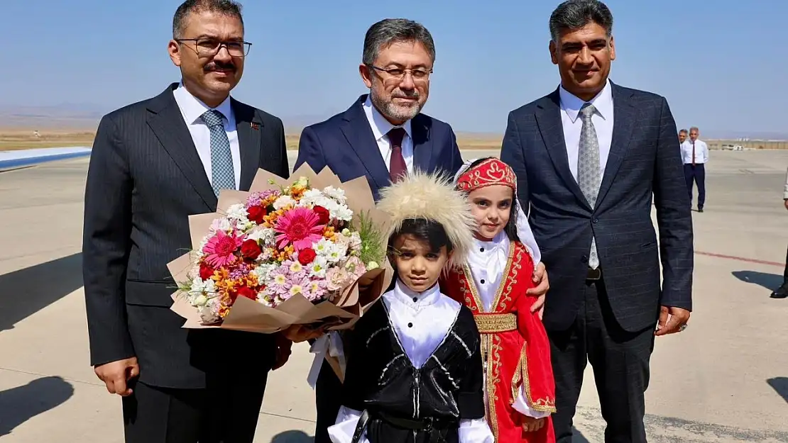 Tarım ve Orman Bakanı İbrahim Yumaklı, Iğdır'da Çiftçilere Destek İçin Esnaf Ziyareti Gerçekleştirdi