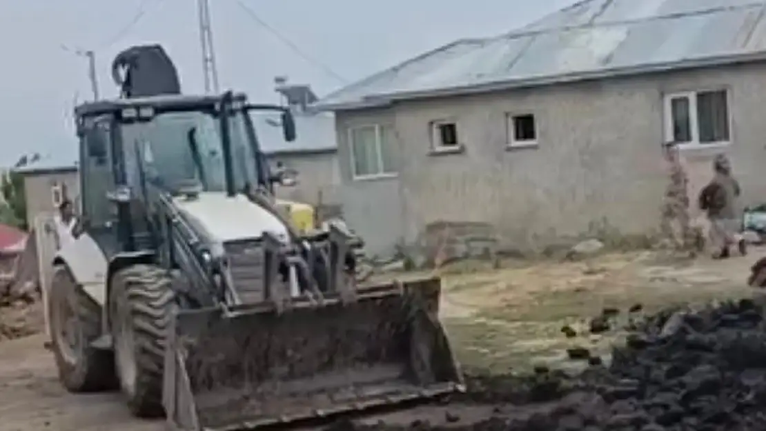 Taşlıçay'da iki yangına hızlı müdahale edildi