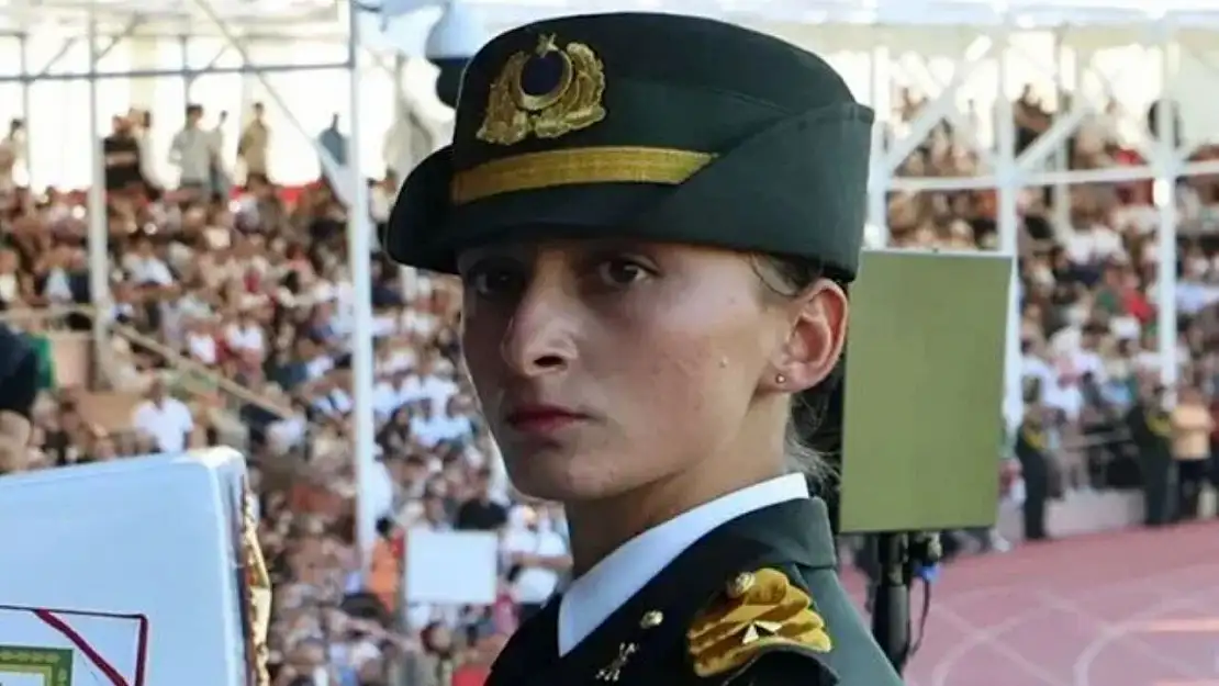 Teğmen Ebru Eroğlu TSK'dan Neden İhraç Edildi?