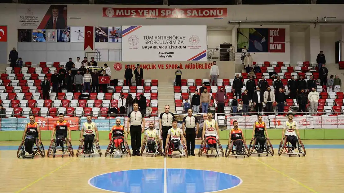 Tekerlekli sandalye Basketbol Ligi'nde Muş BESK zirveye koşuyor