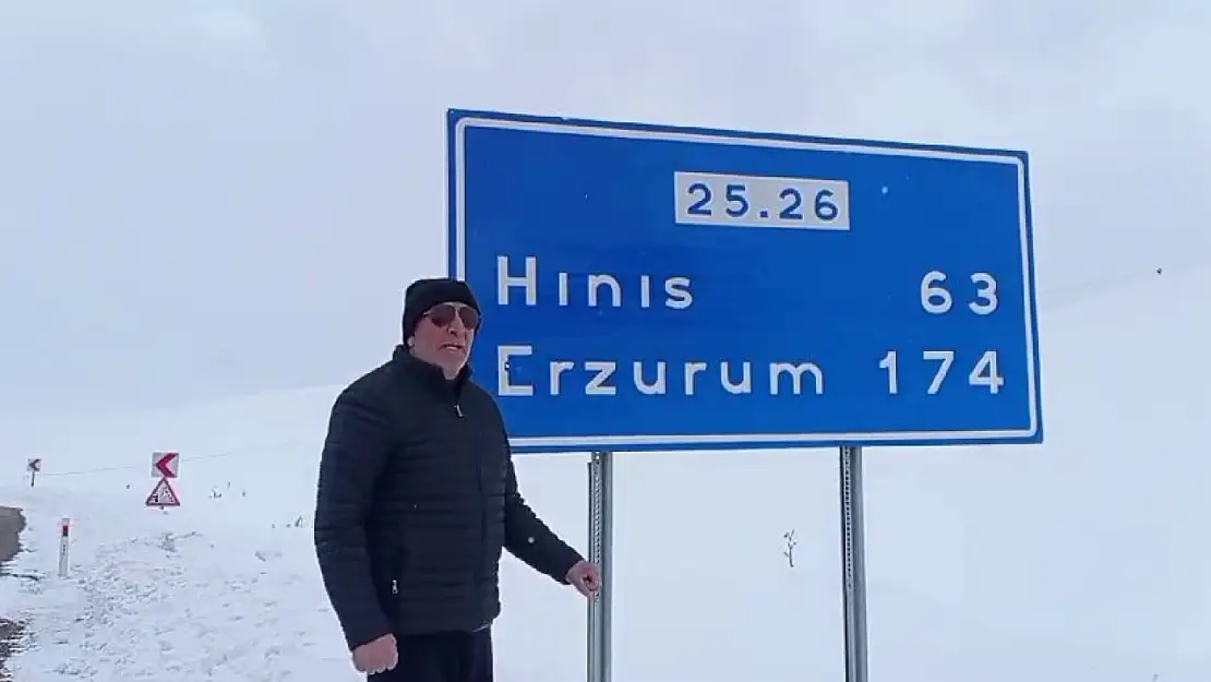 Tekman yolu Palandöken geçidinde ulaşıma kar engeli