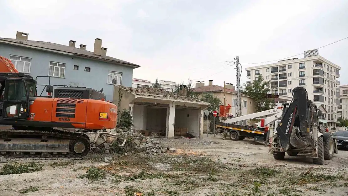 Terzioğlu Caddesi'nde İmar Planı Uygulama Çalışmaları Devam Ediyor