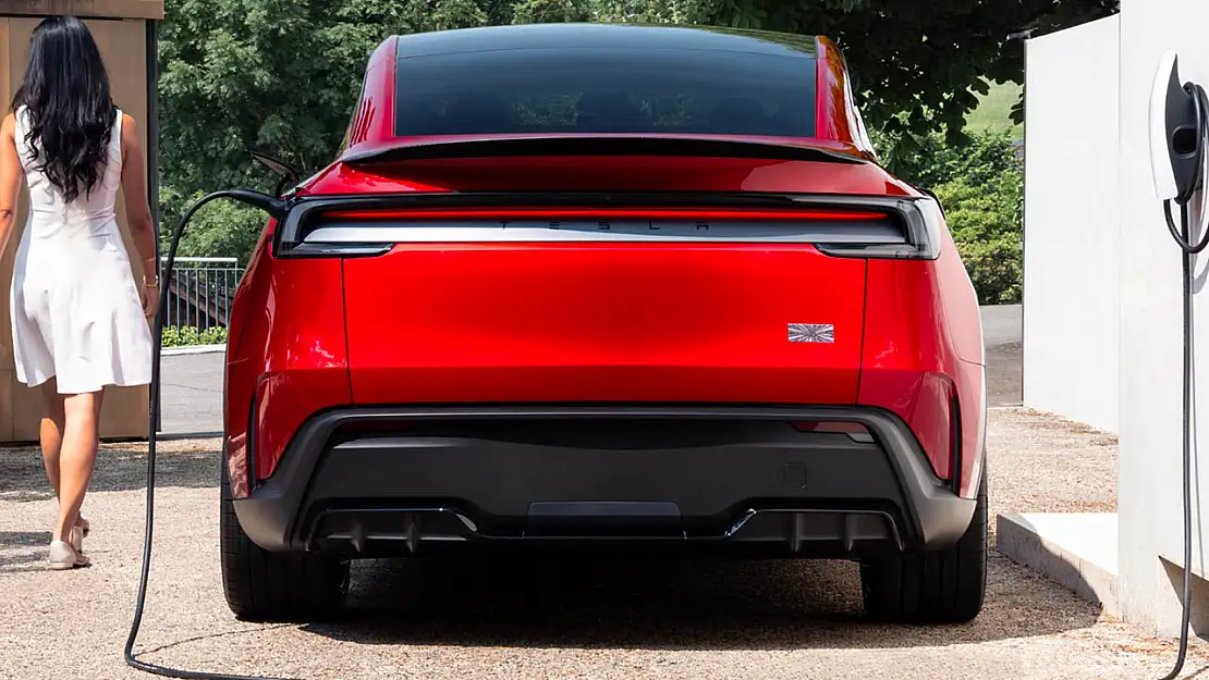 Tesla Model Y Performance Resmen Sahneye Çıktı: Türkiye Fiyatı Dudak Uçuklattı!
