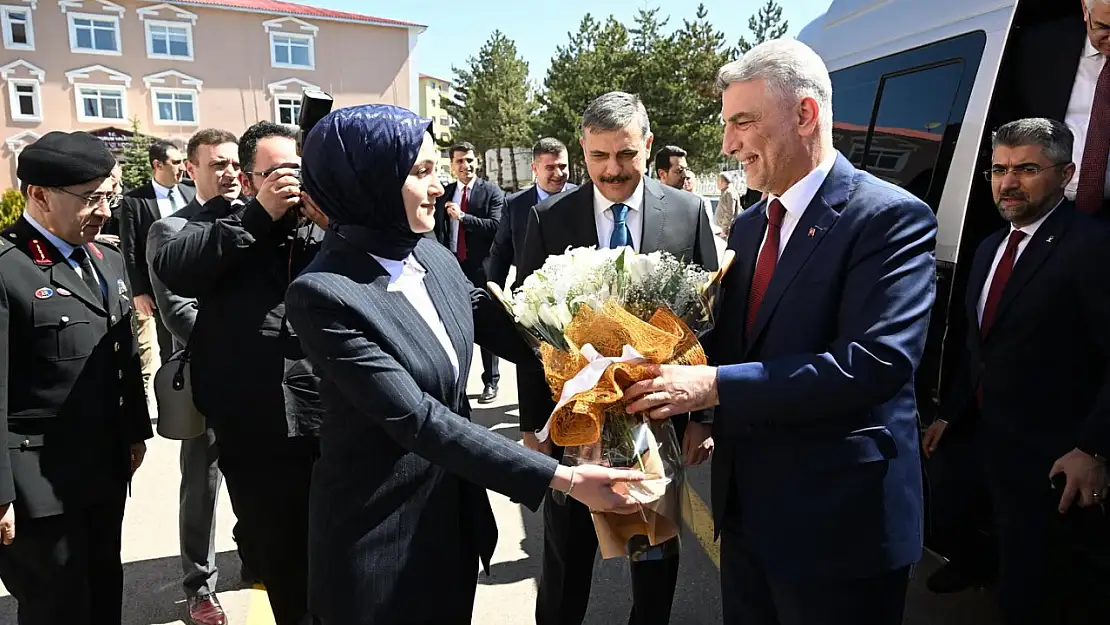 Ticaret Bakanı Prof. Dr. Ömer Bolat, Erzurum Valiliğini Ziyaret Etti