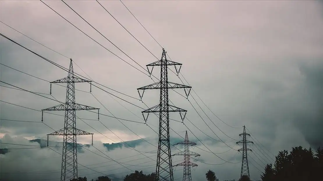 Türkiye'nin enerji ithalatı mart ayında yükseldi