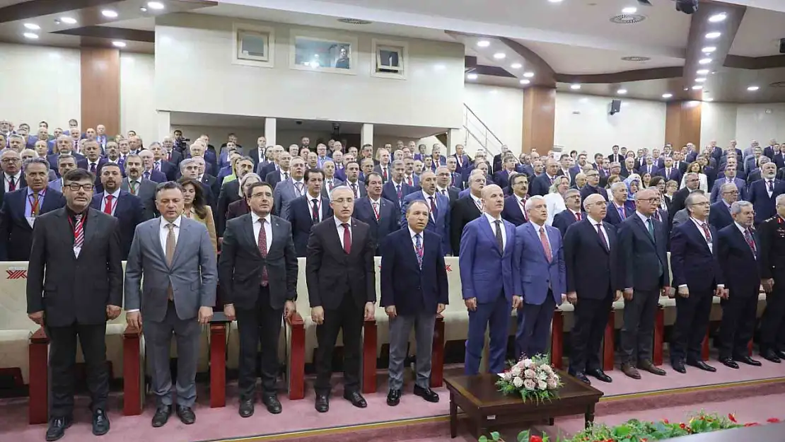 ÜAK Toplantısı YÖK'te Gerçekleşti: Erol Özvar Başkanlık Etti