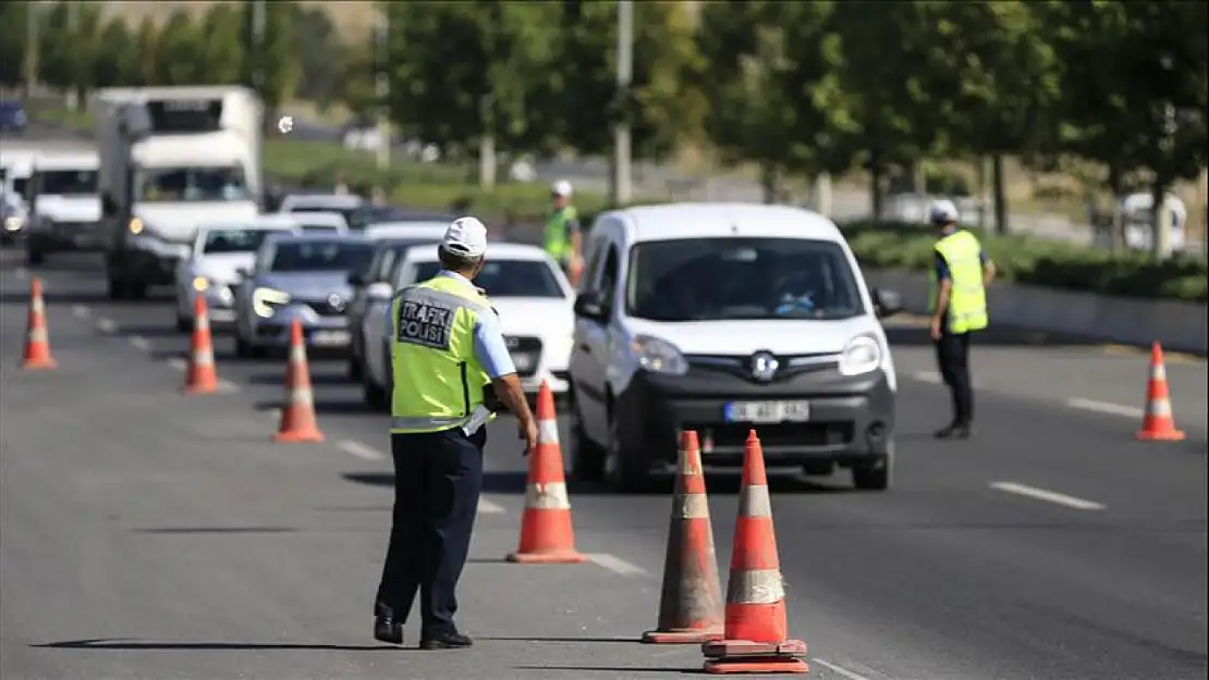 Ücretler belli oldu: Yeni trafik cezaları listesi 2025!
