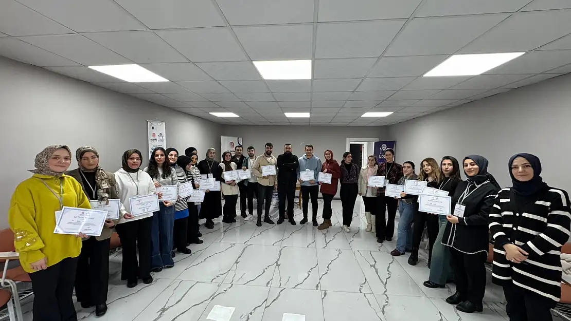 UDER'den gönüllülere,  çocuklarla iletişim eğitimi verildi