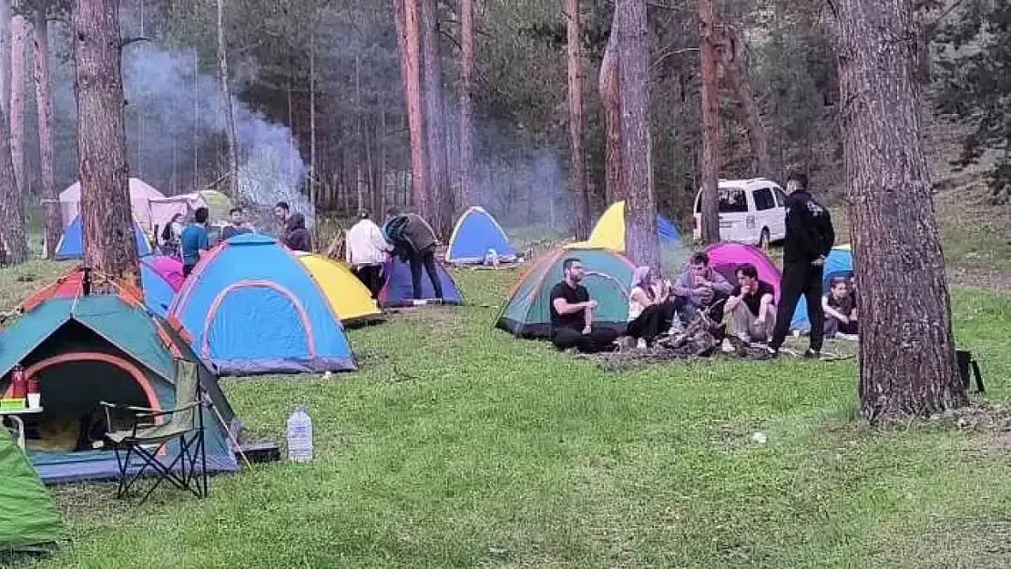 Üniversiteliler Uzundere'de Doğa ile İç İçe Bir Gün Geçirdi