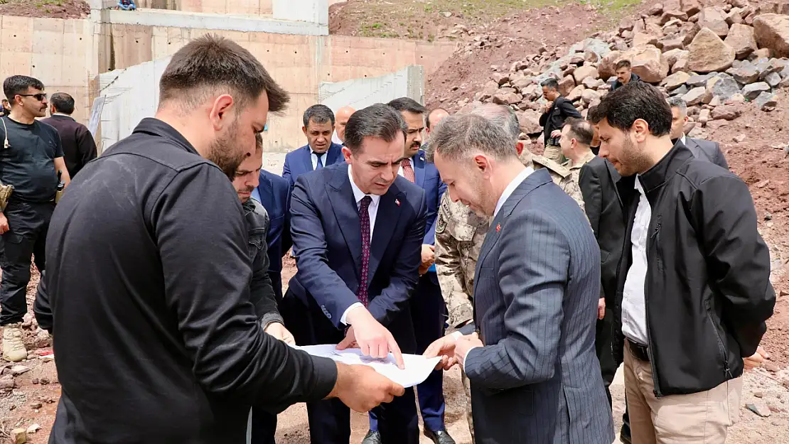 Vali Ahmet Karakaya Ahlat'ta Saha İncelemelerinde Bulundu