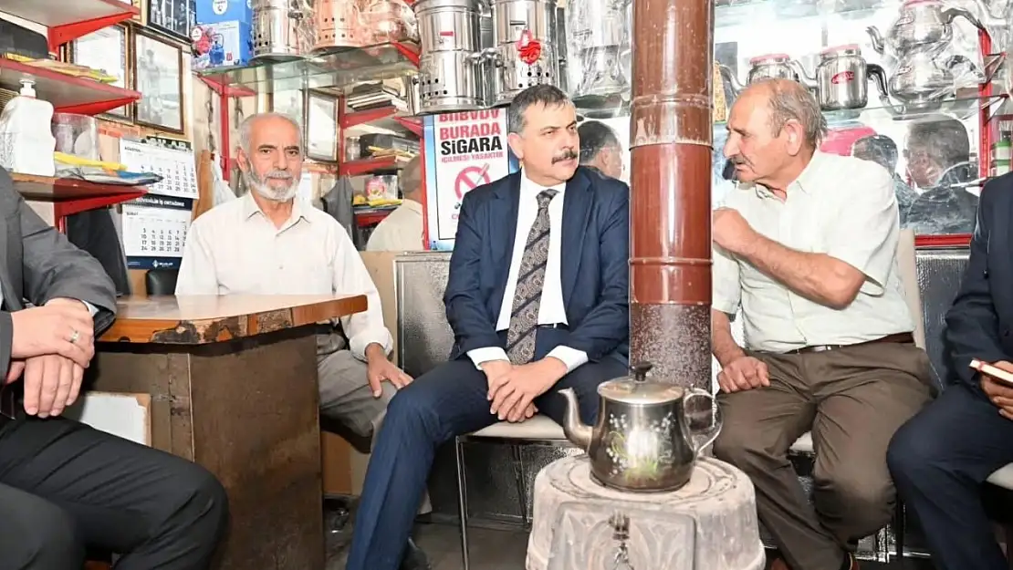 Vali Çiftçi, Kavaflar Çarşısı'nda Yerel Esnafla Bir Araya Geldi!