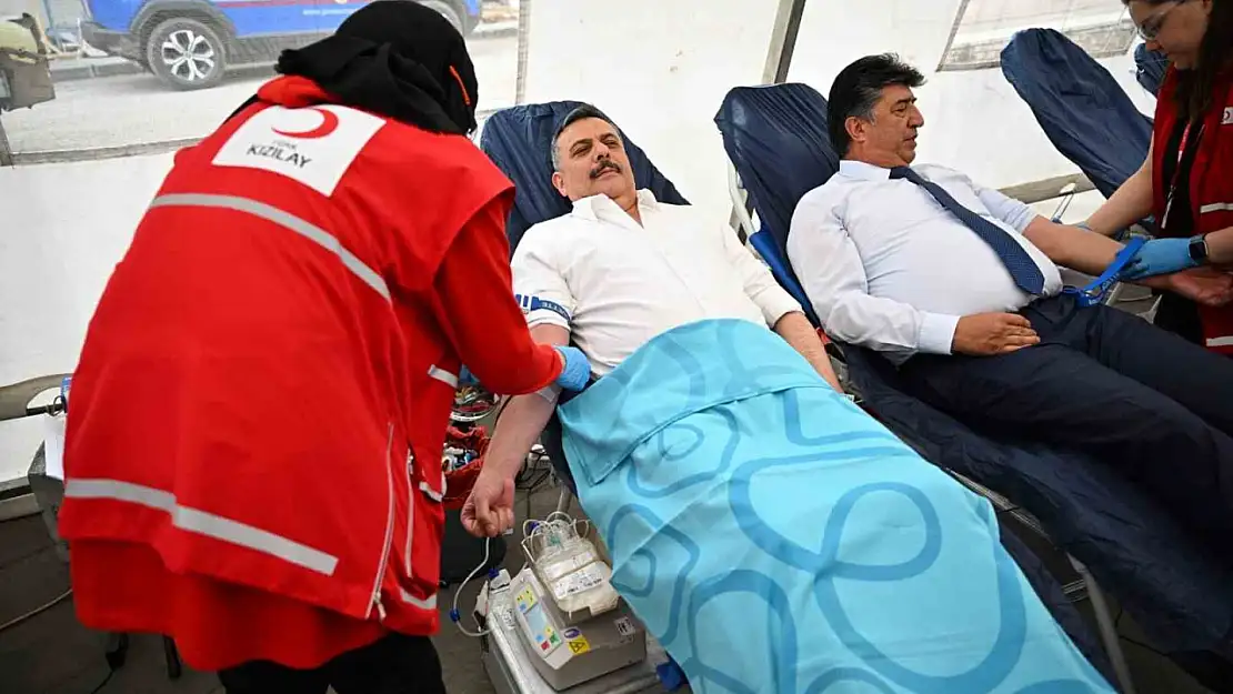 Vali Çiftçi, Pasinler'de 43. kez kan bağışında bulunarak rekorunu tazeledi