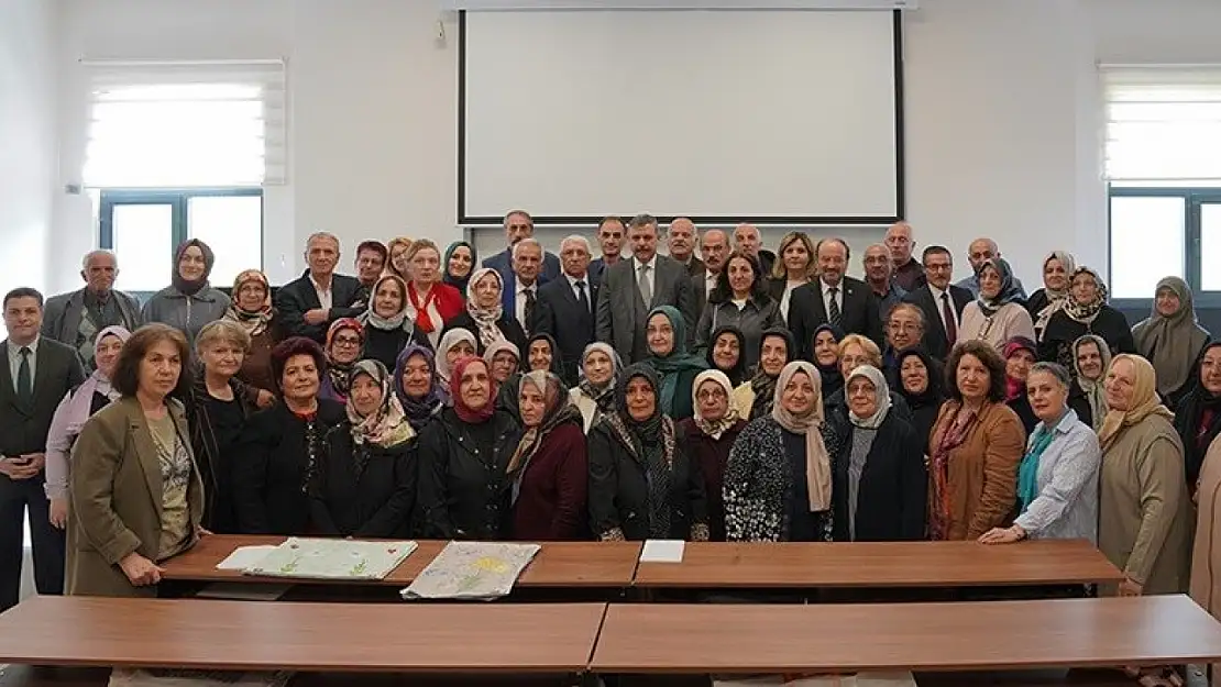 Vali Çiftçi, Tazelenme Üniversitesi'nde Öğrencilerle Keyifli Bir Buluşma Gerçekleştirdi