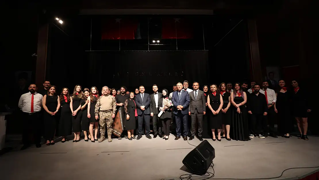 Vali Ercan Turan ve Eşi, 'Türk Sanat Müziği Konseri'ne Katıldı