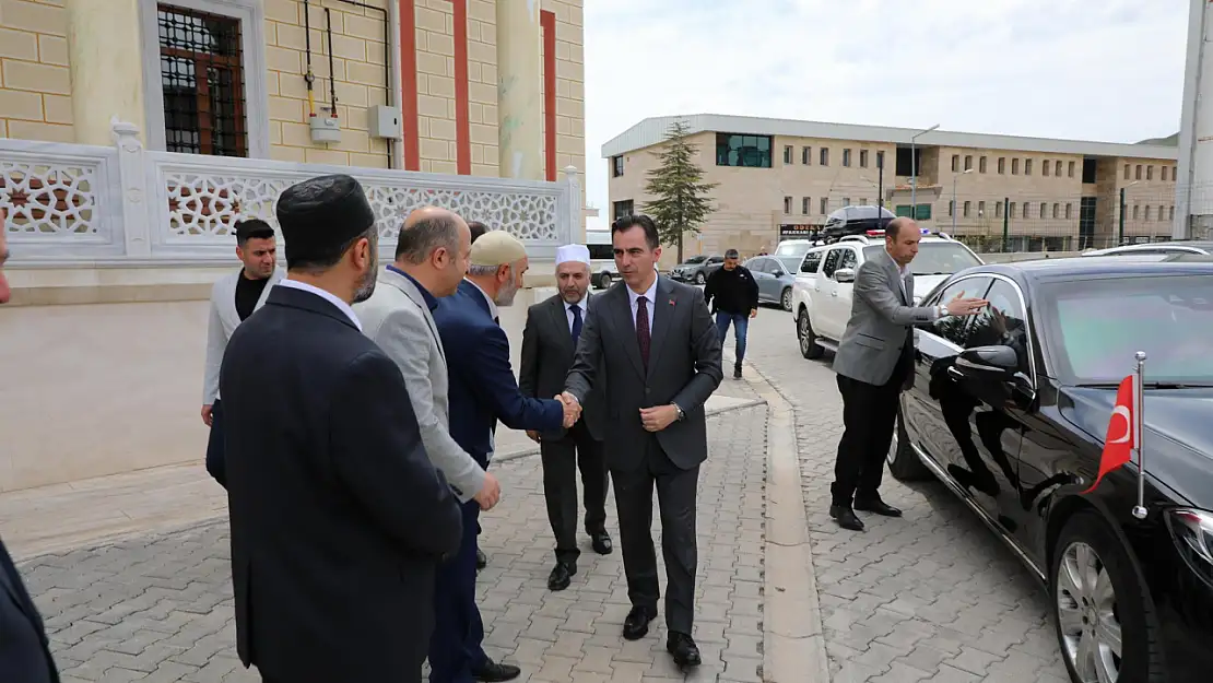 Vali Karakaya, Ersan Camii'nde Düzenlenen 'Uluslararası Kur'an Ziyafeti'ne Katıldı