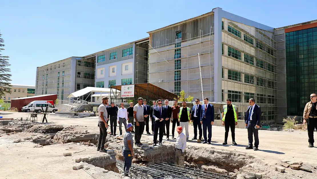 Vali Karakaya, Kamu Binalarında Enerji Verimliliği Projesi Çalışmalarını Yerinde İnceledi
