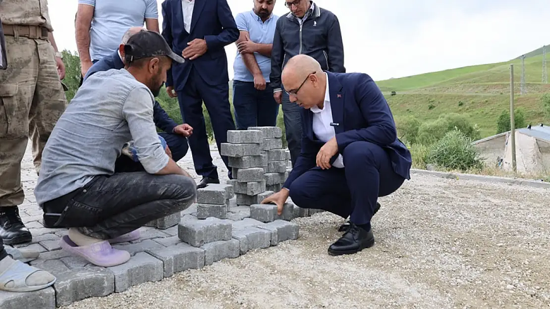 Vali Koç, Dedemaksut köyü yol çalışmalarını yerinde inceledi