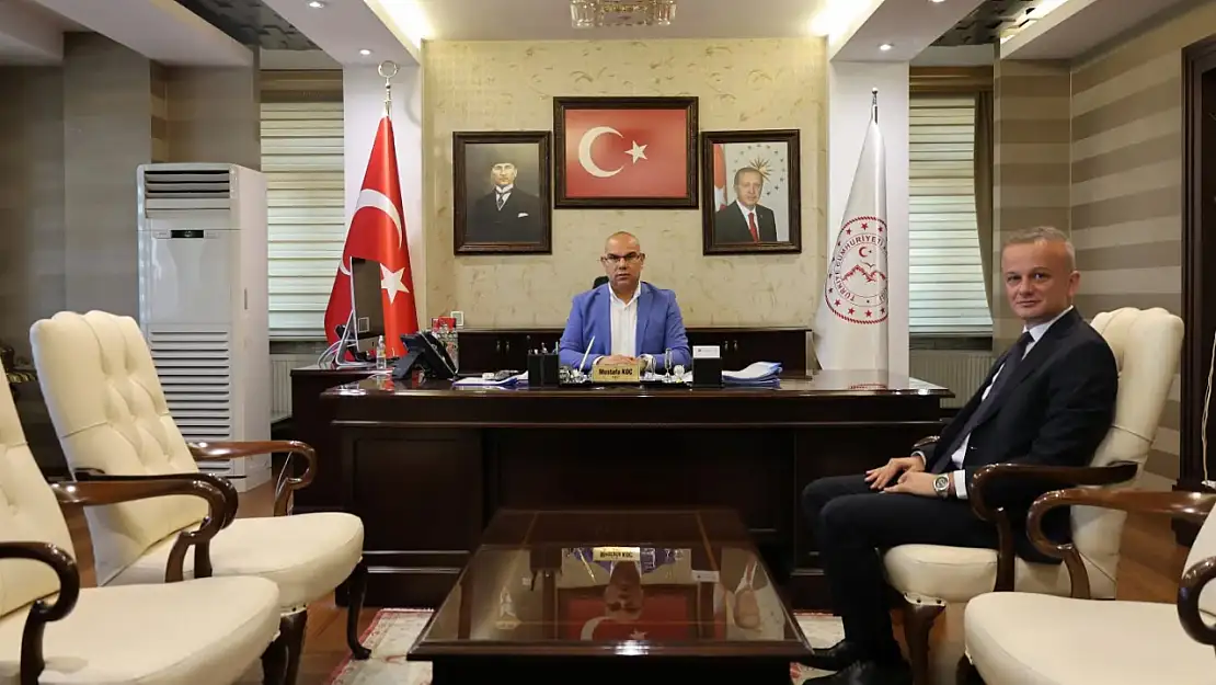 Vali Koç, Hamur Kaymakamlığı'na yeni atanan Minuz'u makamında ağırladı