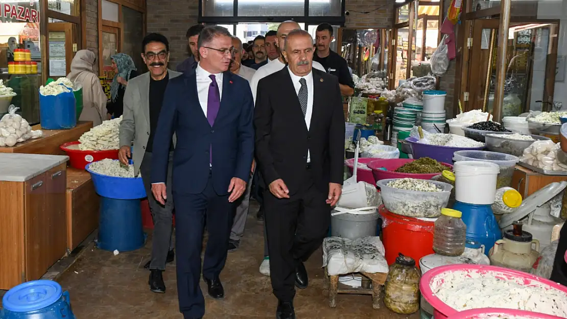 Vali Ozan Balcı'dan Peynirciler Çarşısına Ziyaret: Van'ın Lezzetleri İncelendi