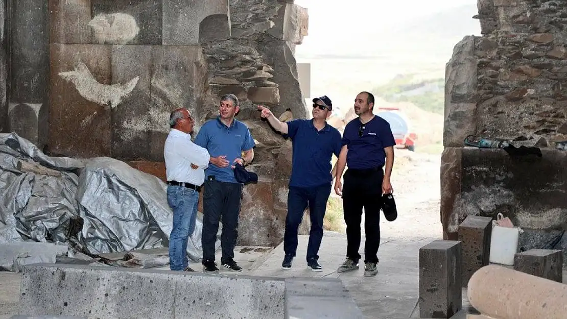 Vali Ziya Polat, Ani Örenyeri'nde Devam Eden Kazı ve Koruma Çalışmalarını İnceledi