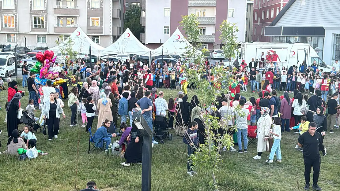 Valilikten yaz etkinliği: Çocuklar Millet Bahçesi'nde buluştu