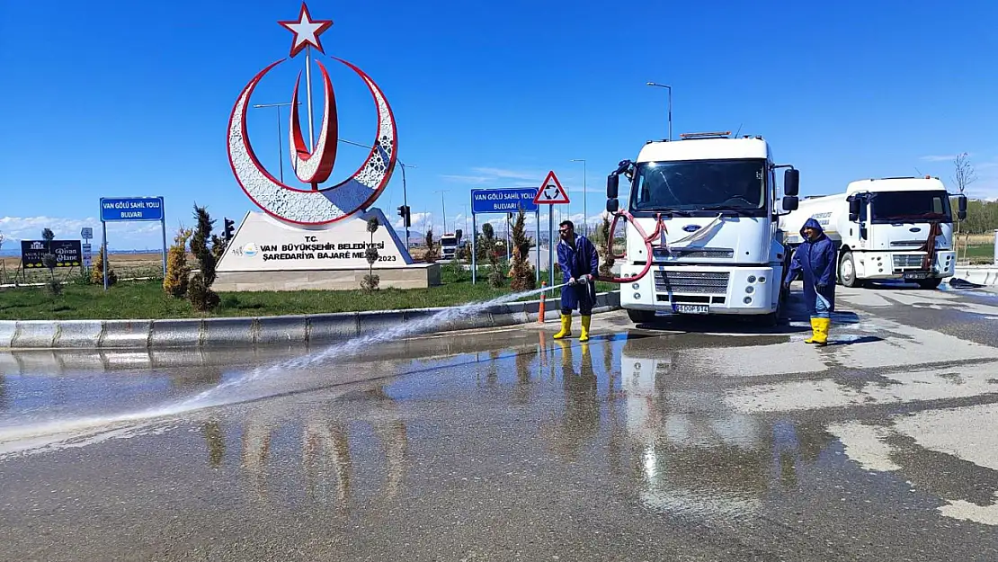 Van Büyükşehir Belediyesi,Daha Temiz Bir Kent İçin Çalışmalarını Sürdürüyor