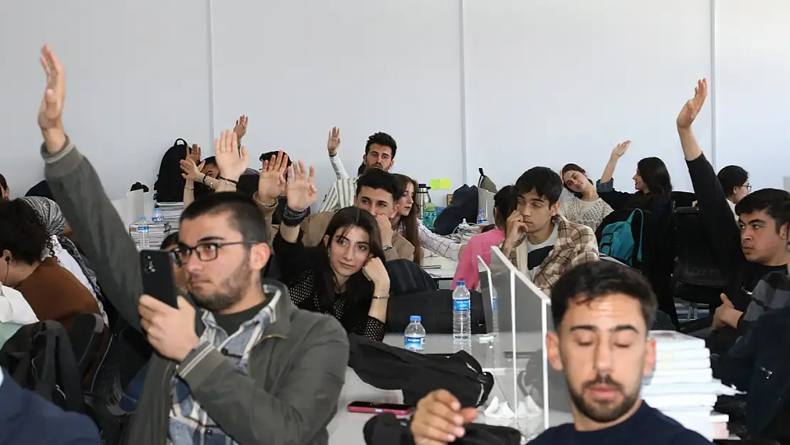 Van Büyükşehir Belediyesi'nden Öğrencilere Meslek Tanıtım Semineri