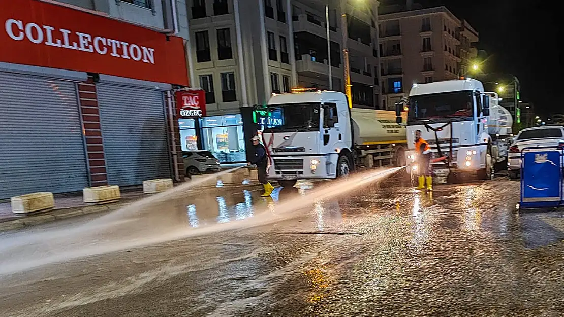 Van Büyükşehir Belediyesi'nden Daha Temiz Bir Kent İçin 7/24 Çalışma