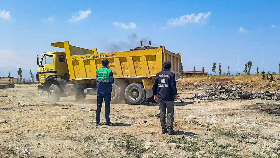 Van Büyükşehir Belediyesi'nden Yeni Hafriyat Temizliği Uygulaması Gerçekleşti