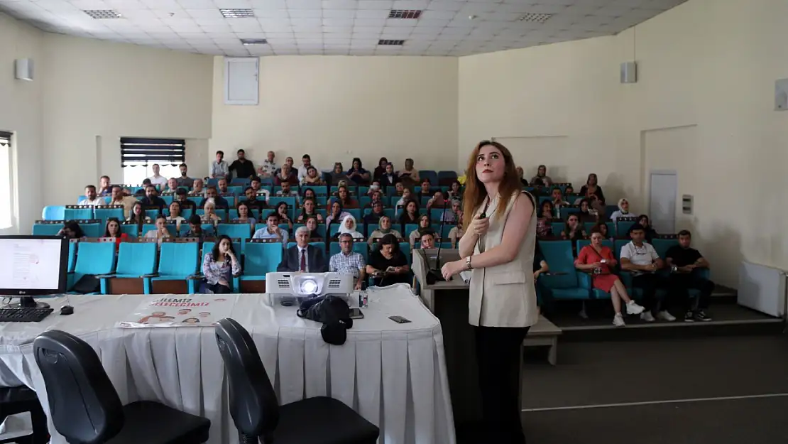 Van Büyükşehir Belediyesi'nden 'Aile ve Hukuk' Konulu Söyleşi