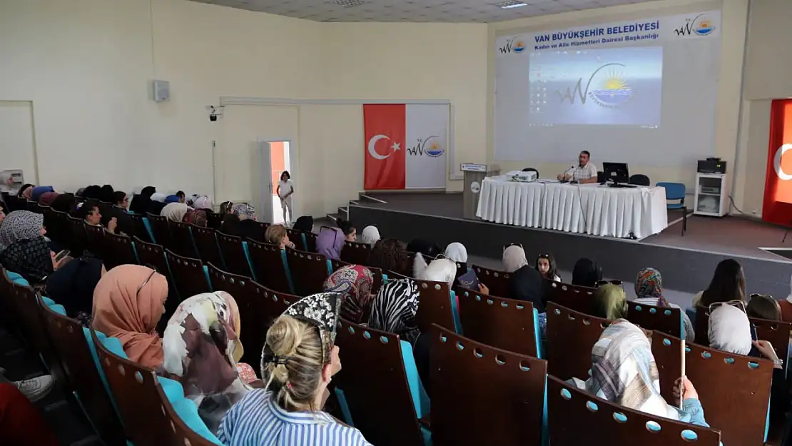 Van Büyükşehir Belediyesi'nden ADEM Personellerine 'İş Ahlakı' Semineri