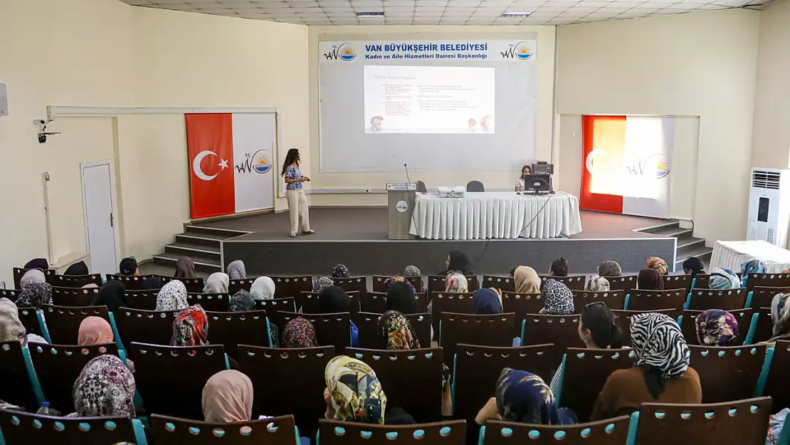 Van Büyükşehir Belediyesi'nden Kursiyerlere İhmal ve İstismar Semineri